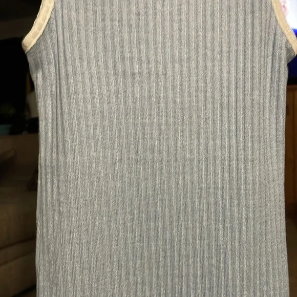 Dress - Picture 5 of 5